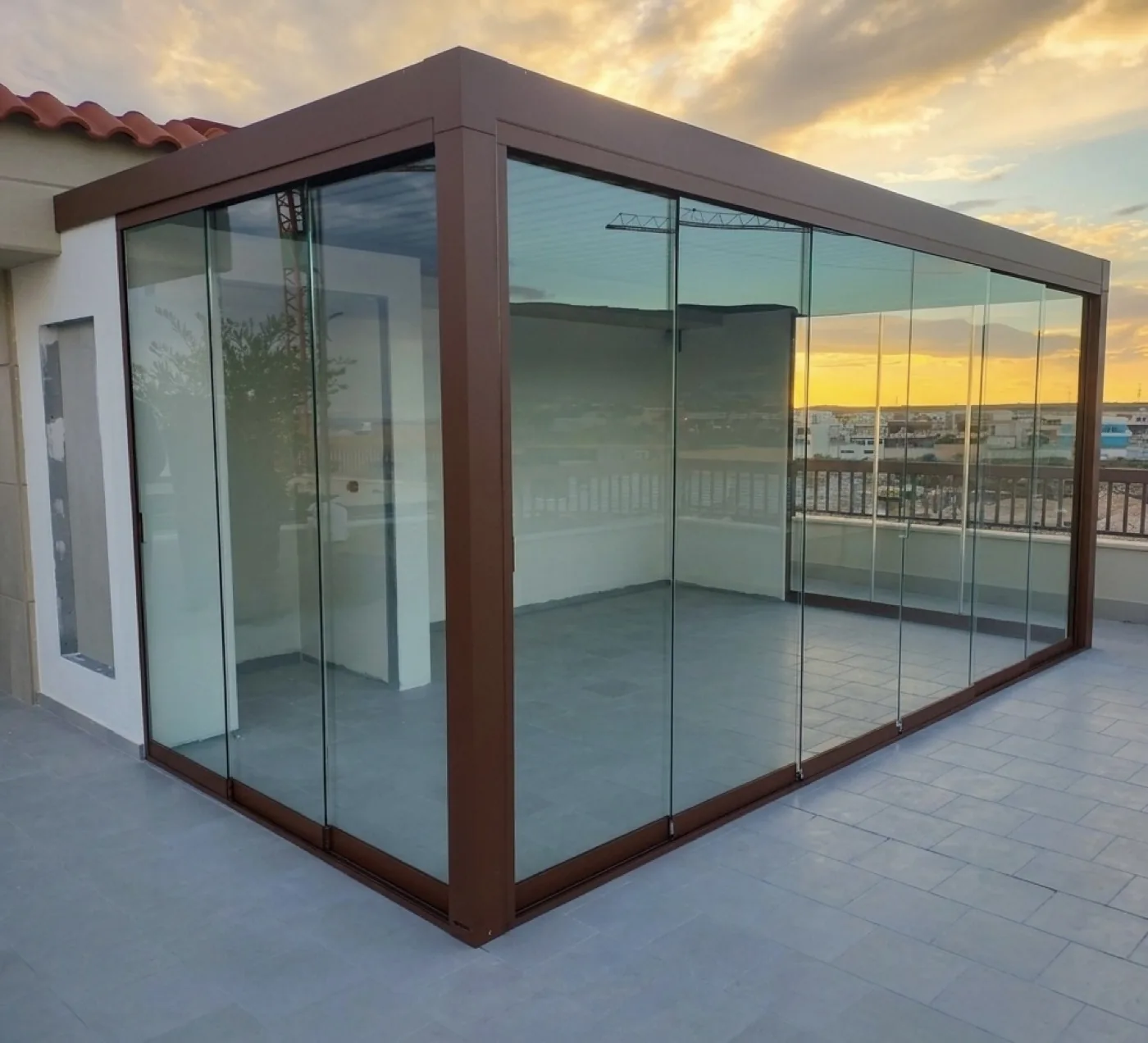 Veranda in vetro su una casa